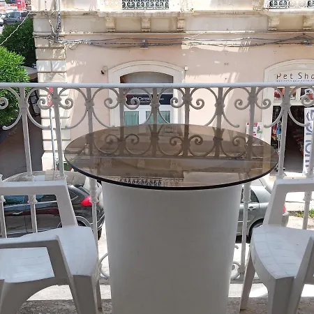 Columna Domus Apartment